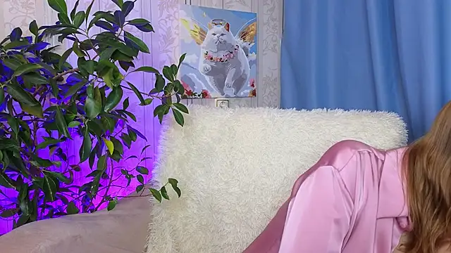 Snapshot of evashiny_ chatting on November 12, 2:34 am evashiny online show from November 12, 2:34 am