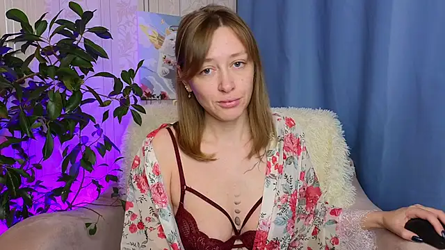 Snapshot of evashiny_ chatting on November 19, 2:33 am evashiny online show from November 19, 2:33 am