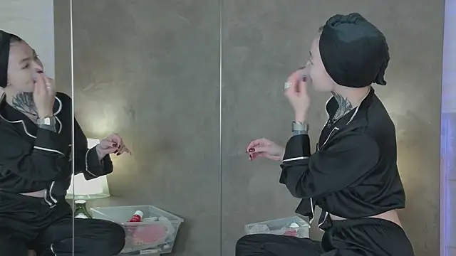 AriWild online show from December 1, 4:50 am