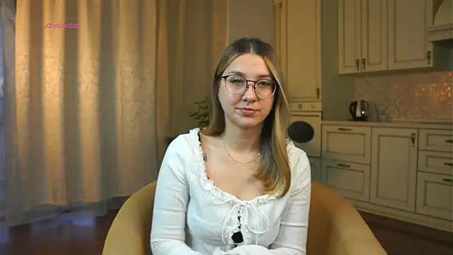 Snapshot of DarelleFaux chatting on October 25, 3:14 am DarelleFaux online show from October 25, 3:14 am