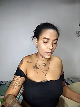 Snapshot of Vale_Nikol21 chatting on December 22, 12:29 am Vale Nikol21 online show from December 22, 12:29 am