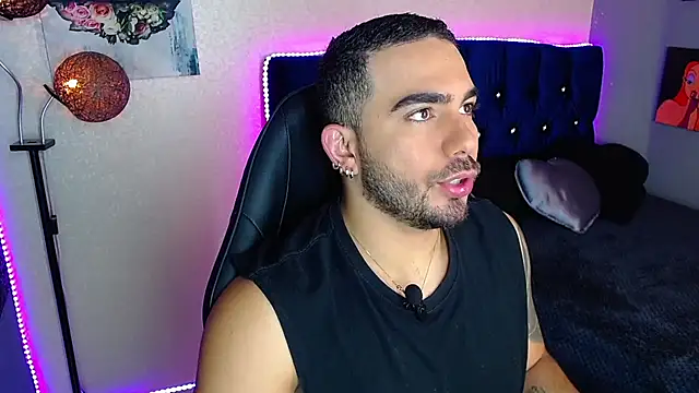 Snapshot of adamhairy chatting on May 13, 7:55 pm adamhairy online show from May 13, 7:55 pm