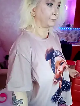 SquirtMilf00 online show from March 22, 3:21 am