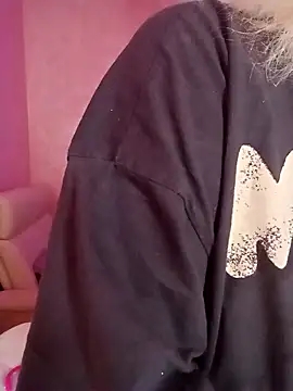 SquirtMilf00 online show from March 24, 3:00 am