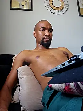 Snapshot of mojaymort chatting on October 17, 8:39 am mojaymort online show from October 17, 8:39 am