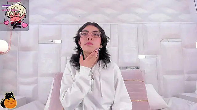 Im Molly Angel online show from October 25, 8:25 pm