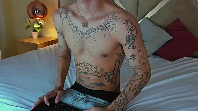 Enzo Hunter online show from May 18, 2:18 am