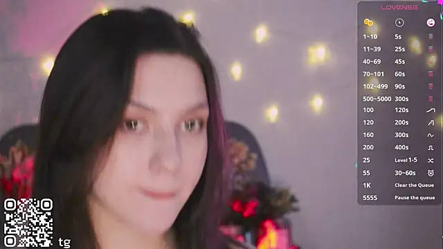 Snapshot of KendalHottt chatting on November 12, 4:24 am KendalHottt online show from November 12, 4:24 am