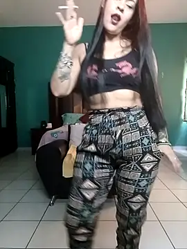 cositabonita08 online show from January 6, 8:45 pm