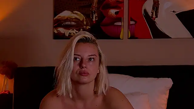 Snapshot of NataliaVelour chatting on September 29, 4:06 am NataliaVelour online show from September 29, 4:06 am