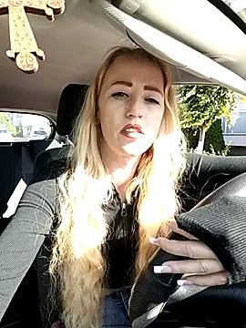 Snapshot of DeeA_Blondy chatting on September 14, 7:29 am DeeA Blondy online show from September 14, 7:29 am