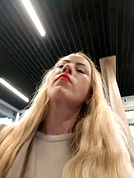 Snapshot of DeeA_Blondy chatting on September 21, 4:14 am DeeA Blondy online show from September 21, 4:14 am