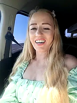 Snapshot of DeeA_Blondy chatting on September 27, 11:26 am DeeA Blondy online show from September 27, 11:26 am