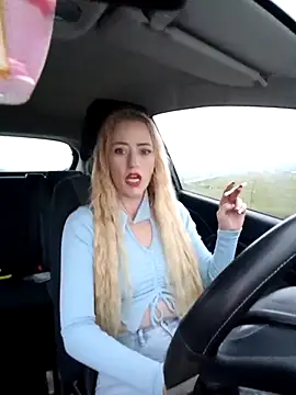 Snapshot of DeeA_Blondy chatting on October 8, 4:43 am DeeA Blondy online show from October 8, 4:43 am