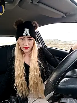 Snapshot of DeeA_Blondy chatting on October 18, 1:56 pm DeeA Blondy online show from October 18, 1:56 pm