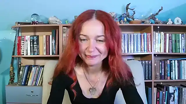 Snapshot of Foxilady357 chatting on April 25, 1:36 pm Foxilady357 online show from April 25, 1:36 pm