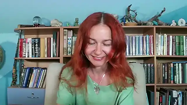 Snapshot of Foxilady357 chatting on May 25, 1:28 pm Foxilady357 online show from May 25, 1:28 pm