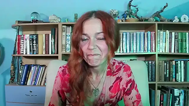 Snapshot of Foxilady357 chatting on June 4, 1:39 pm Foxilady357 online show from June 4, 1:39 pm