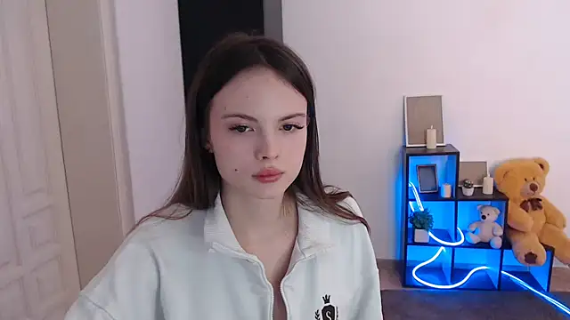 Ariella ari online show from November 17, 1:50 pm