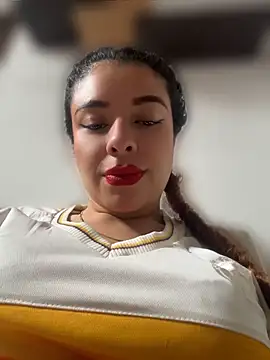 Snapshot of haally-mll chatting on July 8, 5:28 pm haally-mll online show from July 8, 5:28 pm