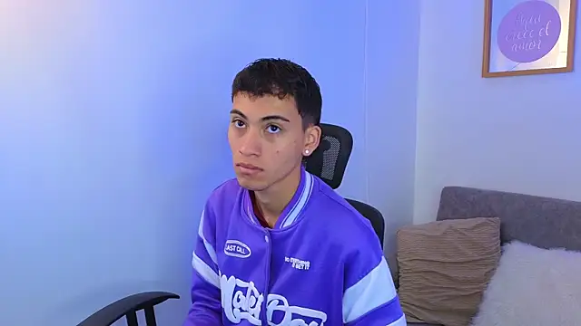 yulian vasquez online show from September 26, 12:20 pm