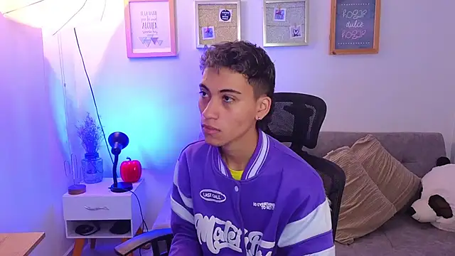 yulian vasquez online show from November 7, 12:16 pm