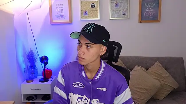 yulian vasquez online show from November 10, 12:26 pm