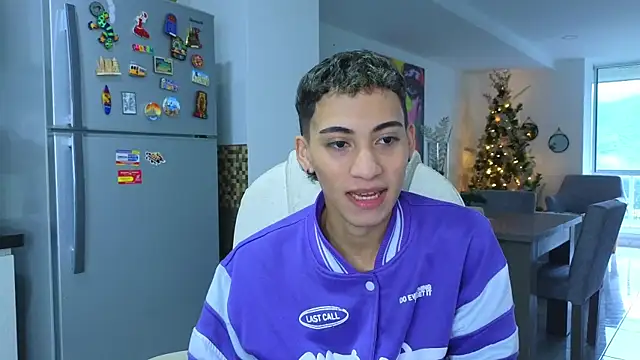 yulian vasquez online show from November 16, 1:06 pm