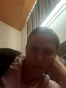 Snapshot of Lola69fleur chatting on October 27, 9:57 am Lola69fleur online show from October 27, 9:57 am