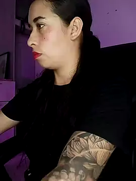 Snapshot of Valenn_fernandez chatting on June 26, 10:03 pm Valenn fernandez online show from June 26, 10:03 pm