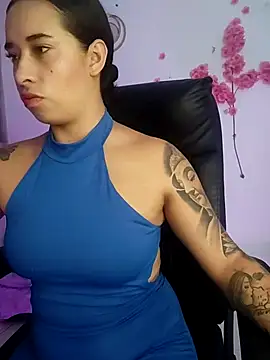 Snapshot of Valenn_fernandez chatting on July 7, 8:57 pm Valenn fernandez online show from July 7, 8:57 pm