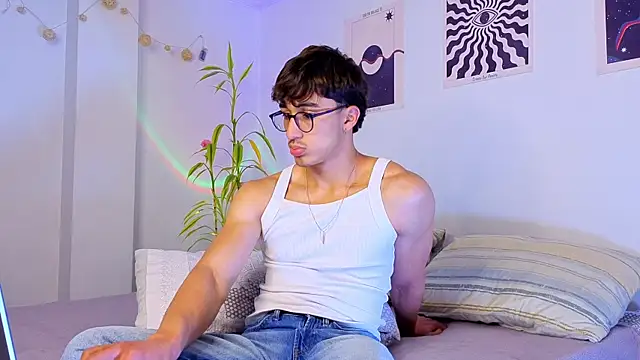 LatinReall online show from September 14, 11:37 pm