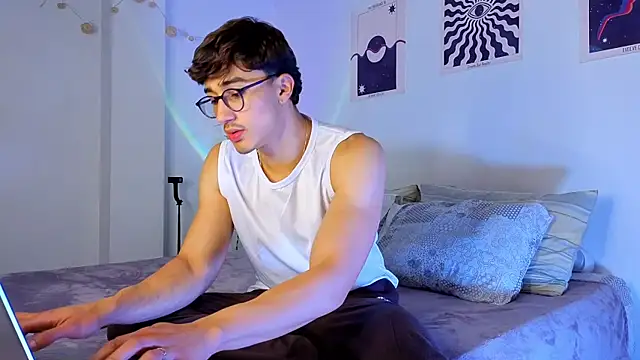 LatinReall online show from September 18, 12:12 am