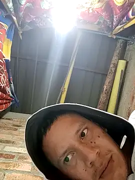 Snapshot of GaaraDiaz chatting on October 21, 6:14 am GaaraDiaz online show from October 21, 6:14 am