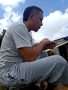 Snapshot of GaaraDiaz chatting on December 17, 3:18 pm GaaraDiaz online show from December 17, 3:18 pm