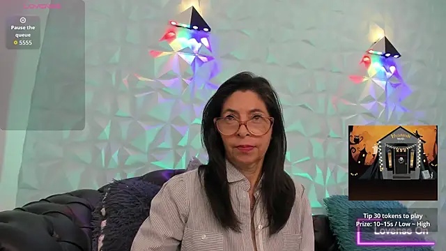 SabinaDeluxe cg online show from October 23, 12:15 pm