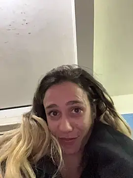 Snapshot of blond-96 chatting on November 10, 2:43 am blond-96 online show from November 10, 2:43 am