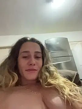 Snapshot of blond-96 chatting on February 15, 1:57 am blond-96 online show from February 15, 1:57 am