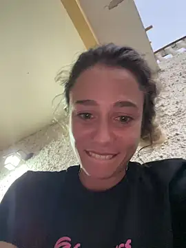 Snapshot of blond-96 chatting on February 25, 10:19 pm blond-96 online show from February 25, 10:19 pm