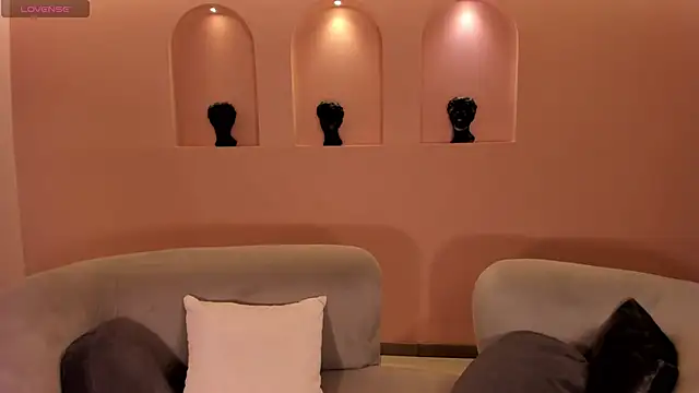 AmbarJames  online show from April 21, 11:16 am