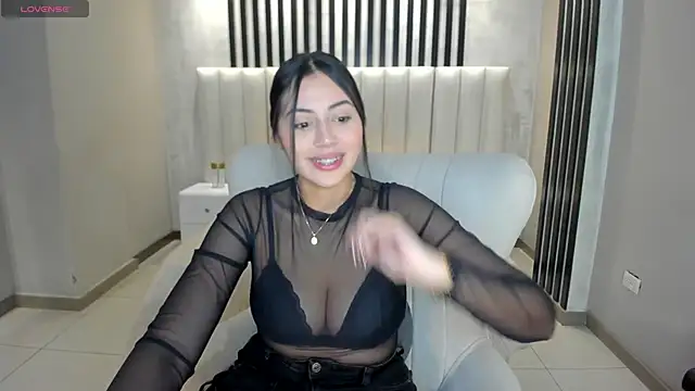 Snapshot of AmbarJames_ chatting on June 9, 6:30 pm AmbarJames online show from June 9, 6:30 pm