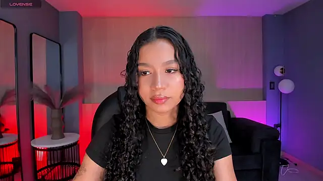 Snapshot of SophieHouston_ chatting on September 21, 11:06 pm SophieHouston  online show from September 21, 11:06 pm