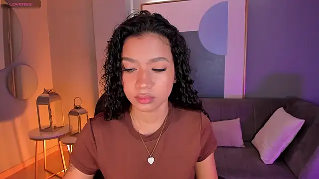 Snapshot of SophieHouston_ chatting on September 27, 3:33 am SophieHouston  online show from September 27, 3:33 am