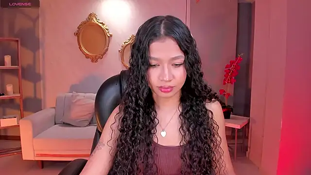 Snapshot of SophieHouston_ chatting on November 12, 4:24 am SophieHouston online show from November 12, 4:24 am