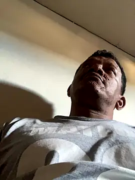 Snapshot of PIROCAGG21 chatting on October 19, 10:16 am PIROCAGG21 online show from October 19, 10:16 am