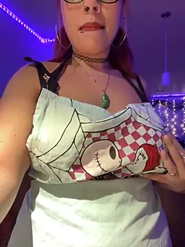 Snapshot of moan4mona chatting on September 10, 4:01 am moan4mona online show from September 10, 4:01 am