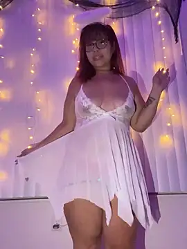 Snapshot of moan4mona chatting on September 15, 4:12 am moan4mona online show from September 15, 4:12 am