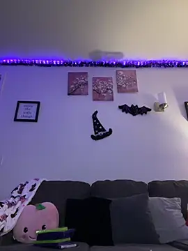 Snapshot of moan4mona chatting on October 16, 3:18 am moan4mona online show from October 16, 3:18 am