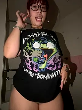 Snapshot of moan4mona chatting on November 14, 1:04 am moan4mona online show from November 14, 1:04 am