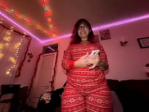 Snapshot of moan4mona chatting on December 14, 12:38 am moan4mona online show from December 14, 12:38 am